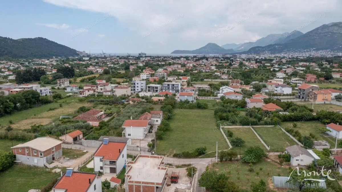 Sale, two bedroom apartment, 86m², Tomba, Bar