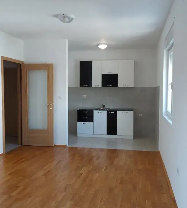 Izdavanje, jednosoban stan, 48m², Stari Aerodrom, Podgorica