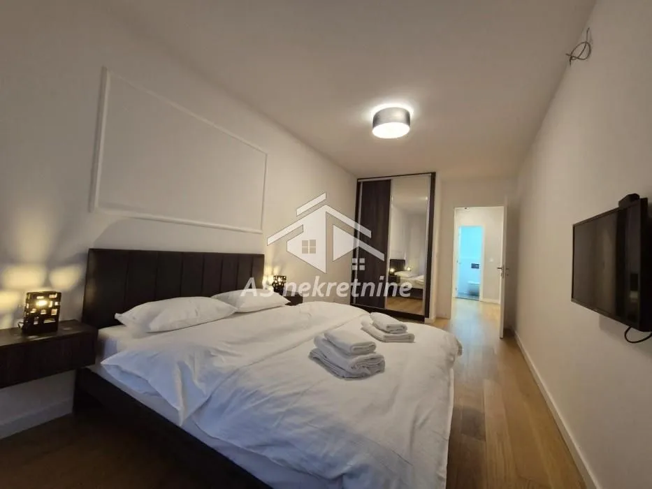 Izdavanje, trosoban stan, 95m², Trošarina, Voždovac Sve Podlokacije
