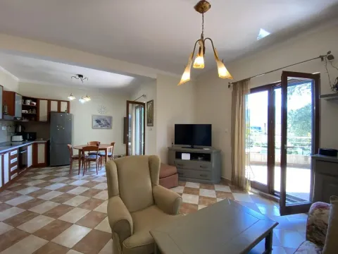 Prodaja, dvosoban stan, 90m², Risan, Kotor - image 6