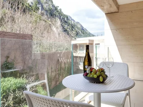 Sale, studio apartment, 31m², Kotor, Crna Gora - image 15