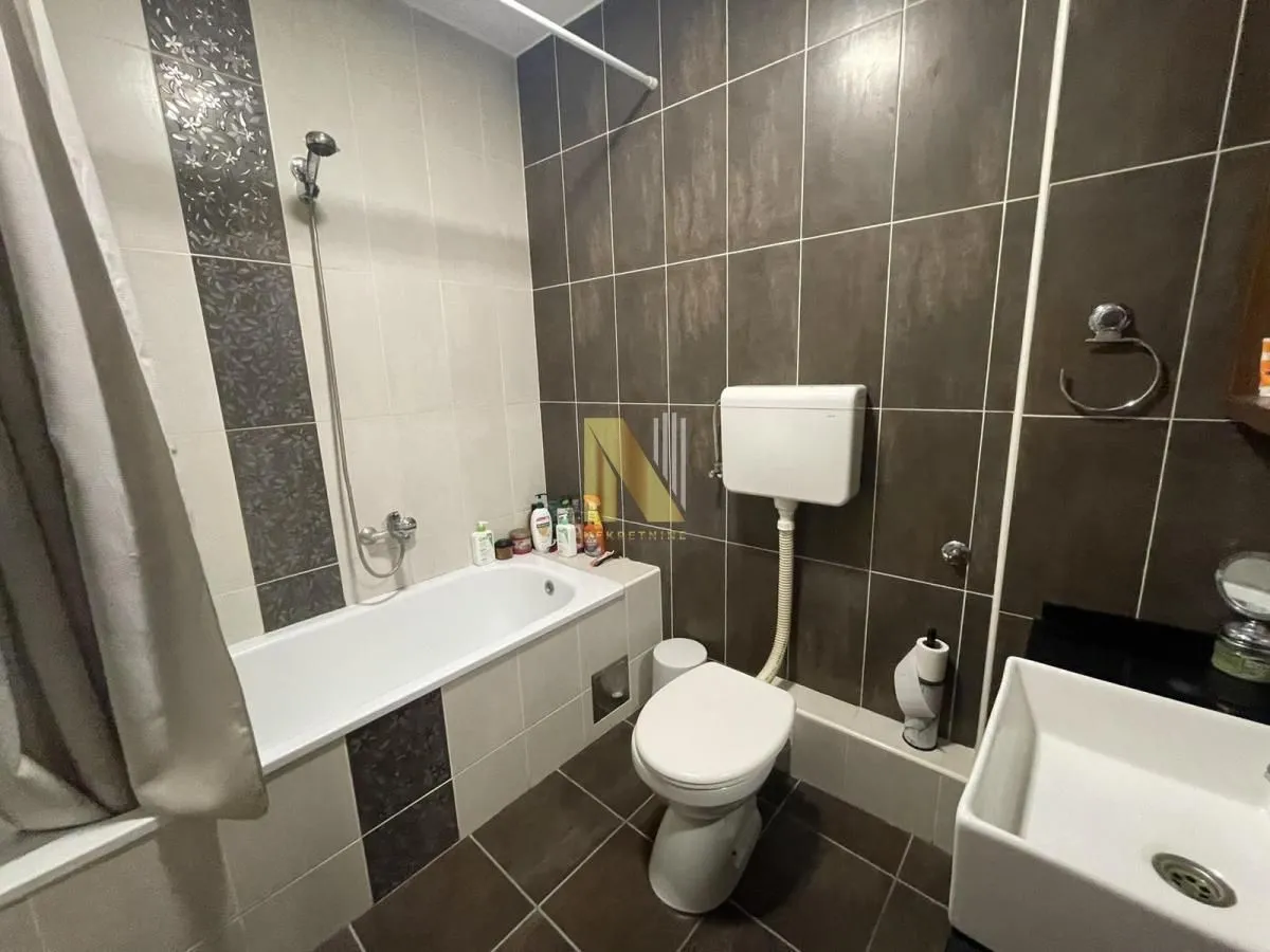 Prodaja, stan, 69m², Centar, Novi Sad