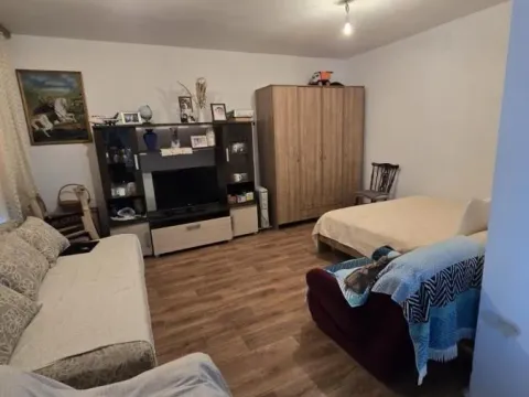 Izdavanje, kuća, 70m², Petrovaradin, Novi Sad - image 7