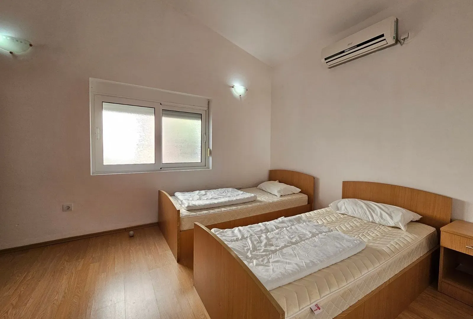 Izdavanje, kuća, 180m², Dobre Vode, Bar