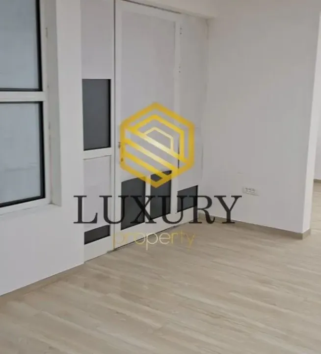 Izdavanje, poslovni prostor, 31m², Centar, Podgorica