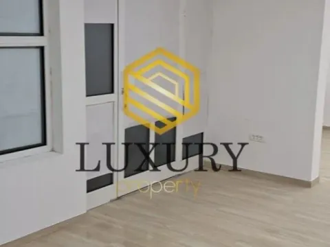 Izdavanje, poslovni prostor, 31m², Centar, Podgorica