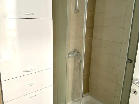 Izdavanje, jednosoban stan, 45m², City Kej, Podgorica - image 6