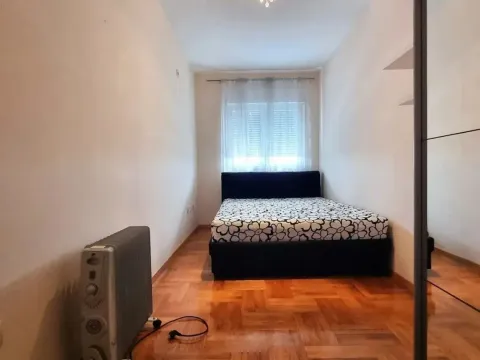 Izdavanje, trosoban stan, 84m², Pobrežje, Podgorica - image 6