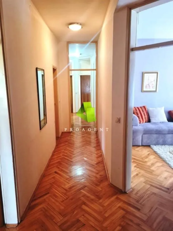 Prodaja, kuća, 400m², Pantelej, Niš