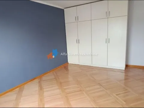 Izdavanje, četvorosoban stan, 125m², Savski Venac, Beograd - image 9