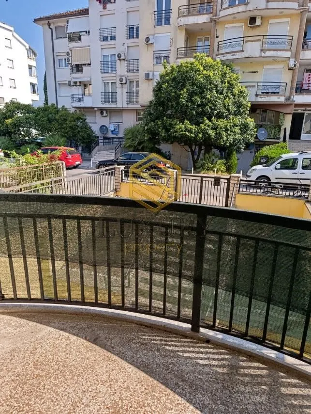 Izdavanje, jednosoban stan, 40m², Stara Varoš, Podgorica