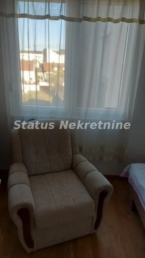 Izdavanje, jednosoban stan, 45m², Salajka, Novi Sad Sve Podlokacije