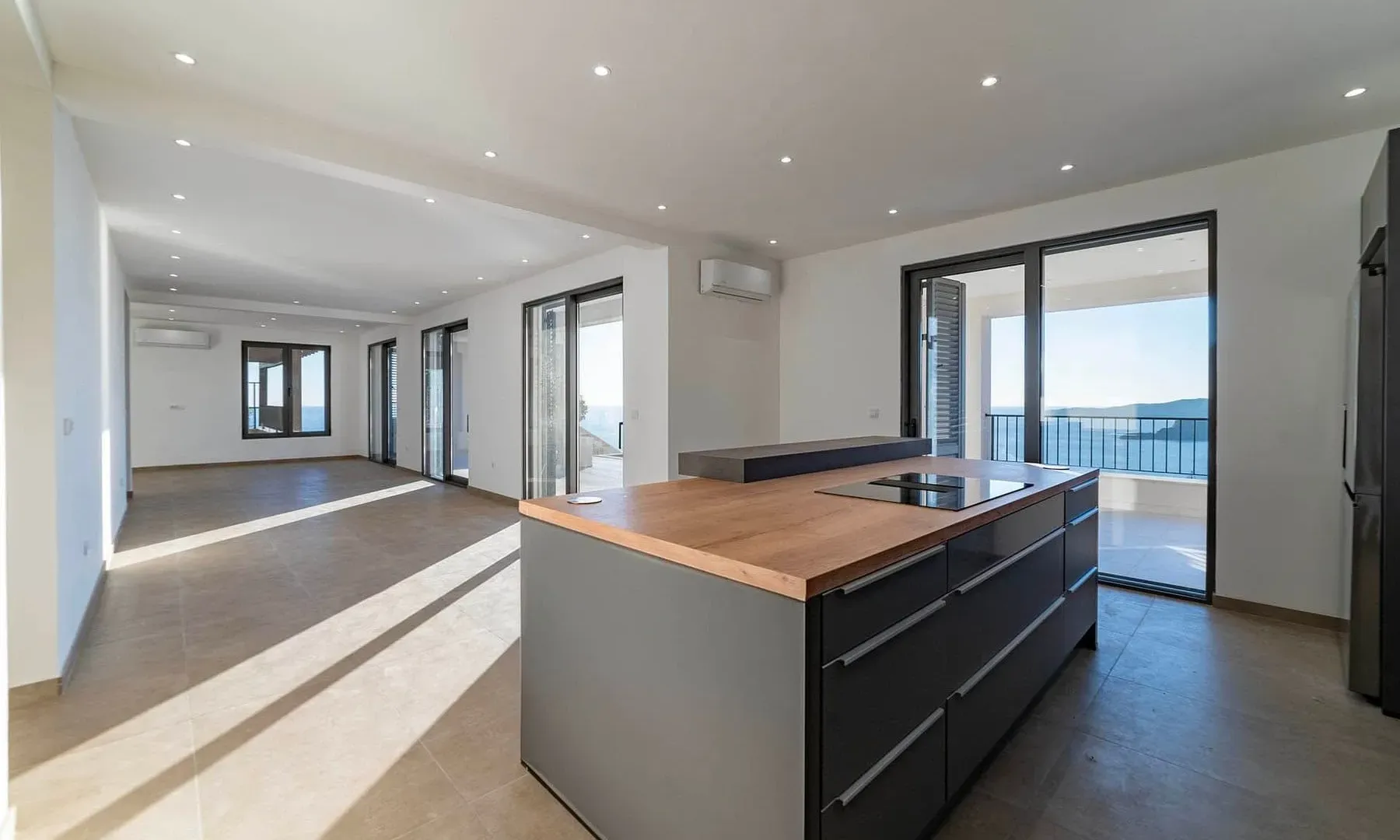 Sale, house, 420m², Blizikuće, Budva