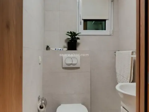 Izdavanje, trosoban stan, 111m², Tivat, Crna Gora - image 12