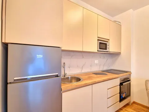 Sale, one bedroom apartment, 43m², Bečići, Budva - image 9