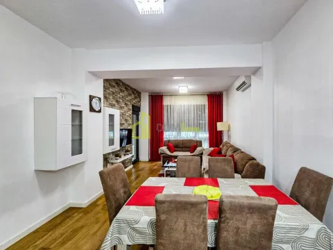 Izdavanje, dvosoban stan, 75m², Centar, Podgorica - image 12
