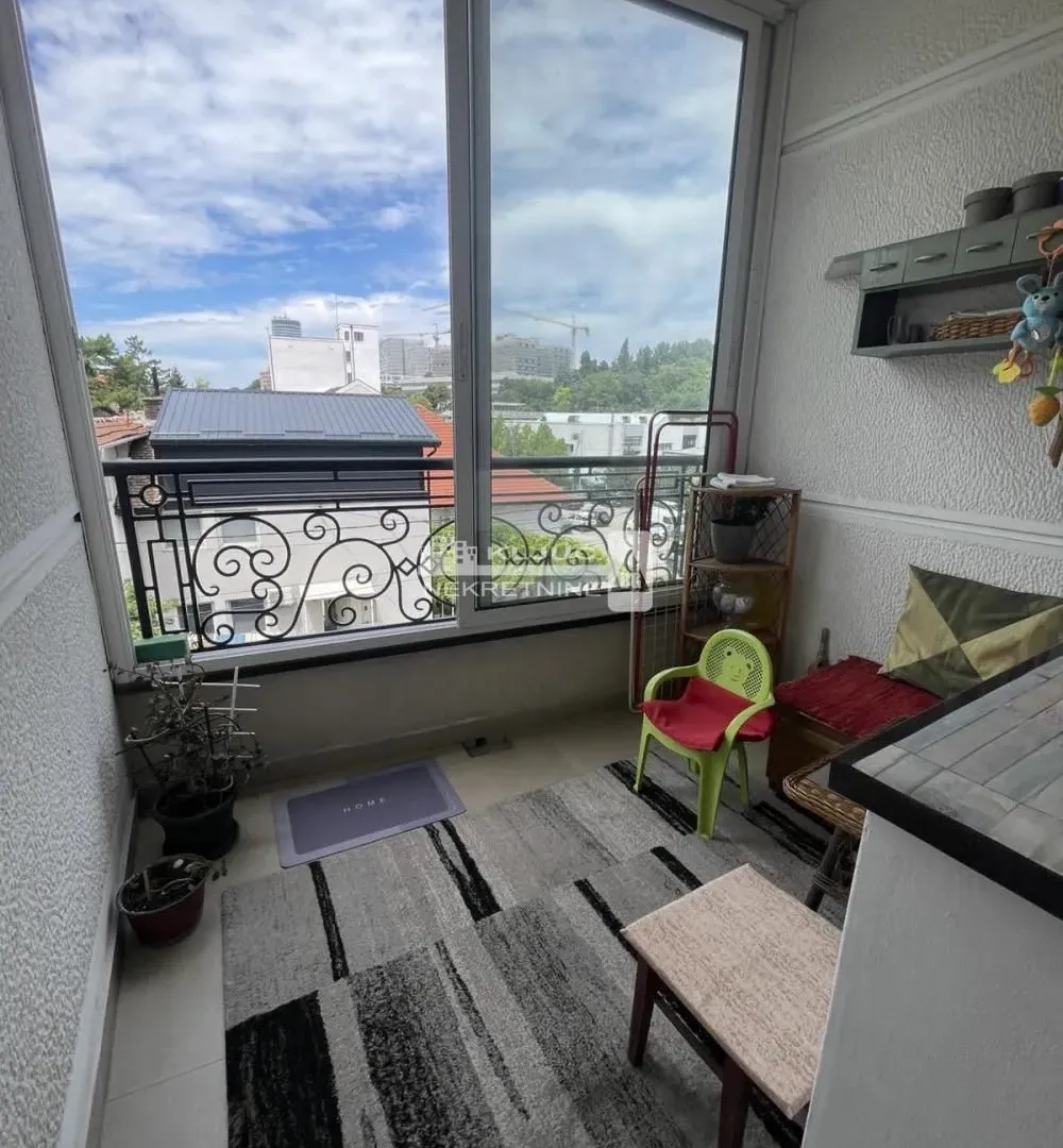 Prodaja, dvosoban stan, 64m², Savski Venac, Beograd