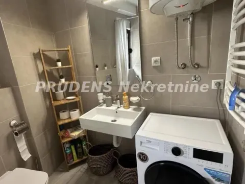 Izdavanje, trosoban stan, 67m², Đeram Pijaca, Beograd - image 8