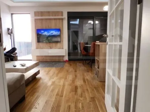 Rent, three bedroom apartment, 80m², Tivat, Crna Gora - image 2