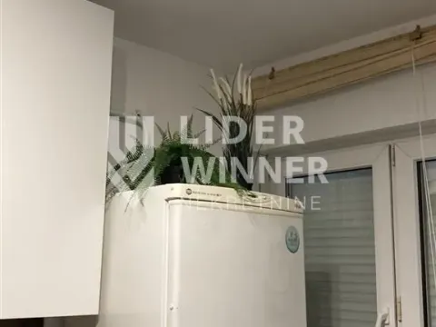 Izdavanje, dvosoban stan, 50m², Kalenić Pijaca, Vračar Sve Podlokacije - image 3