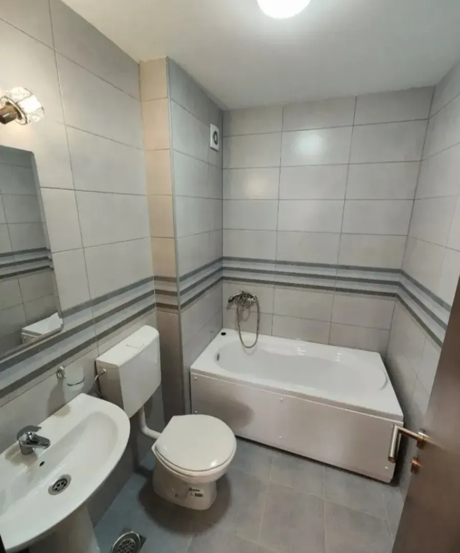 Izdavanje, dvosoban stan, 73m², Tuški Put, Podgorica