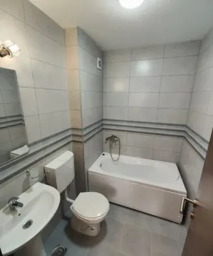 Izdavanje, dvosoban stan, 73m², Tuški Put, Podgorica - image 4