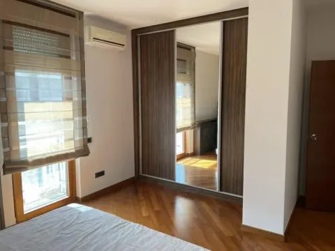 Izdavanje, četvorosoban stan, 118m², Vračar Hram, Vračar Sve Podlokacije - image 12