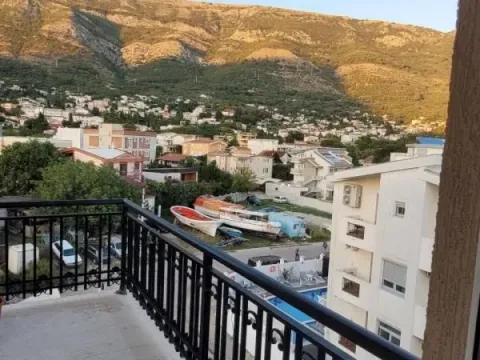 Rent, two bedroom apartment, 90m², Sutomore, Bar - image 1