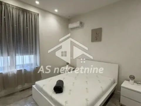 Rent, apartment, 200m², Senjak, Beograd - image 9