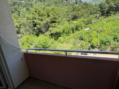 Izdavanje, dvosoban stan, 53m², Lazi, Budva - image 9