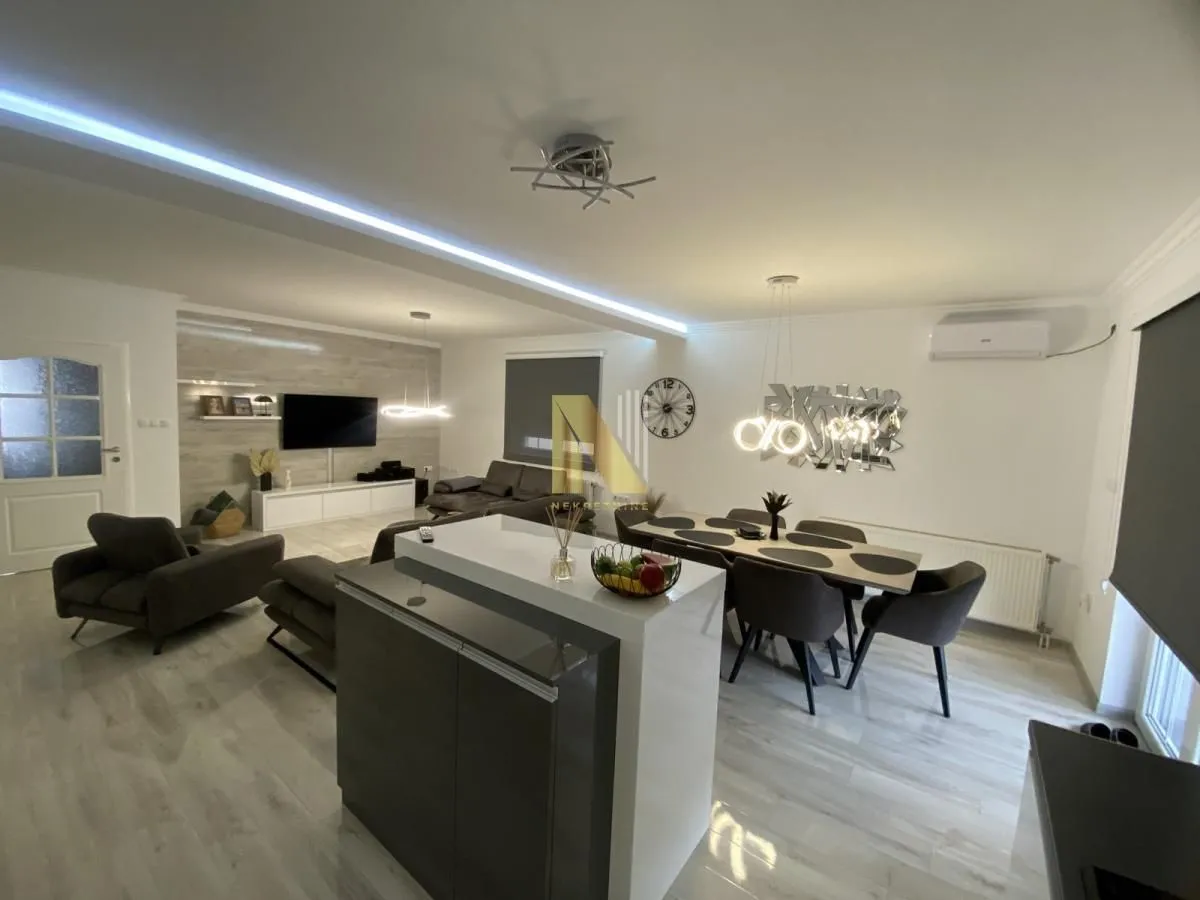 Sale, house, 147m², Centar, Žabljak