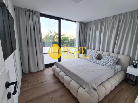 Izdavanje, trosoban stan, 360m², Savski Venac, Beograd - image 6