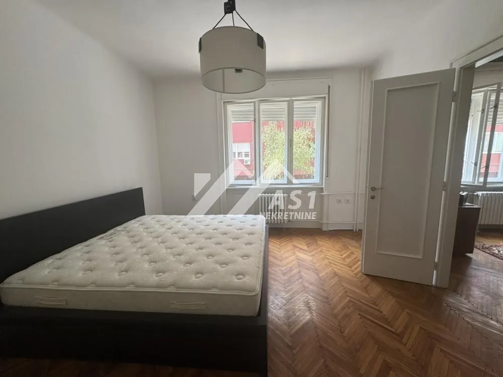 Izdavanje, trosoban stan, 105m², Novi Sad Sve Podlokacije, Novi Sad