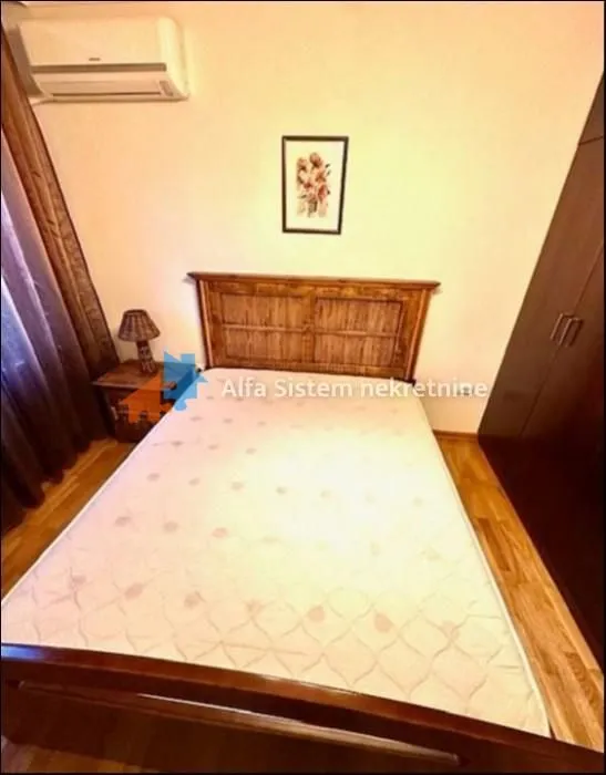 Izdavanje, trosoban stan, 80m², Stari Grad, Beograd