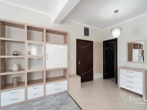 Sale, one bedroom apartment, 56m², Bečići, Budva - image 9
