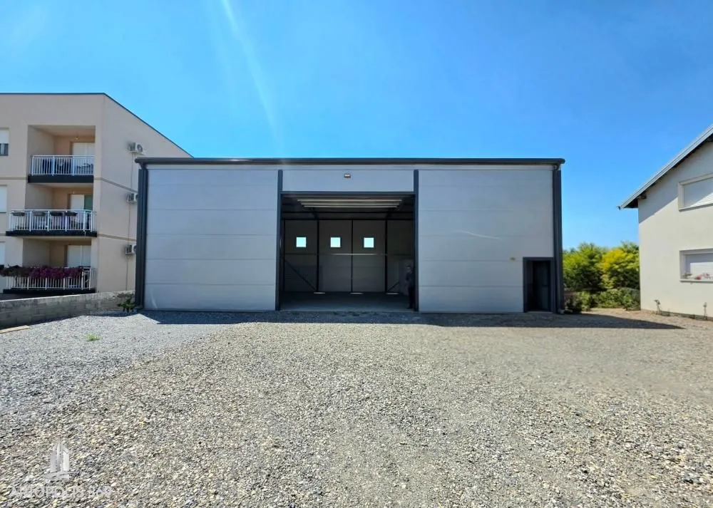 Rent, office space, 205m², Batajnica, Beograd