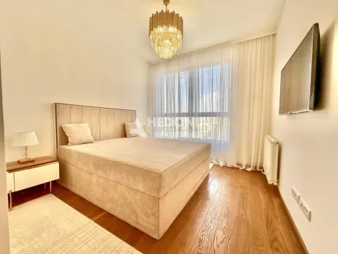 Izdavanje, trosoban stan, 83m², Savski Venac, Beograd - image 4