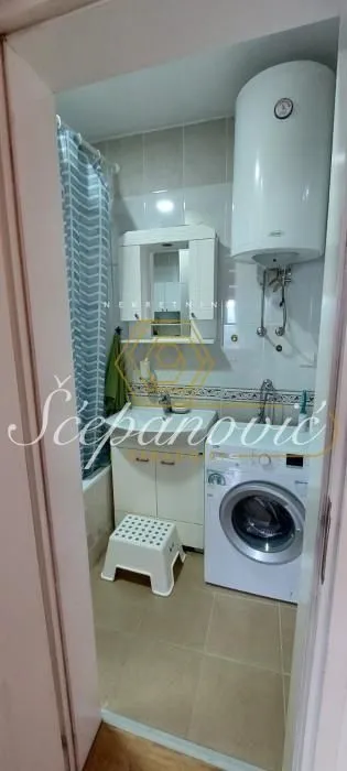Prodaja, trosoban stan, 63m², Betanija, Novi Sad Sve Podlokacije