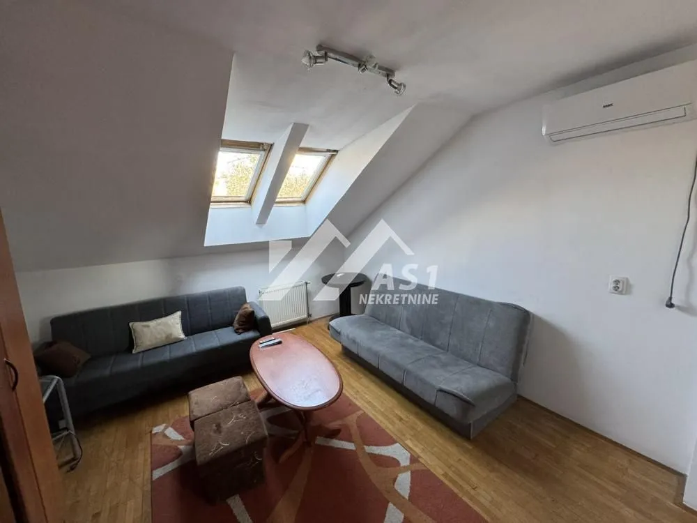 Izdavanje, jednosoban stan, 30m², Socijalno, Novi Sad Sve Podlokacije