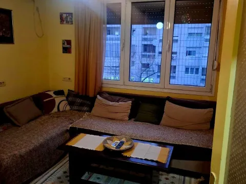 Izdavanje, stan, 50m², Centar, Podgorica - image 1