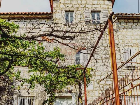 Prodaja, kuća, 160m², Kotor, Crna Gora
