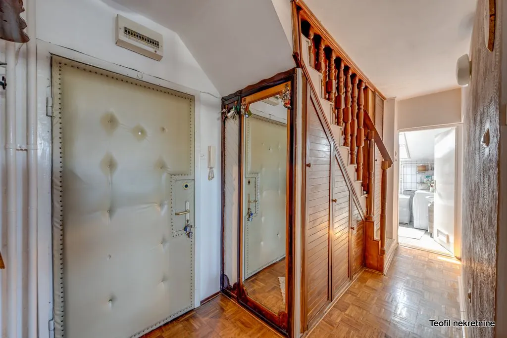 Prodaja, trosoban stan, 105m², Centar, Kruševac