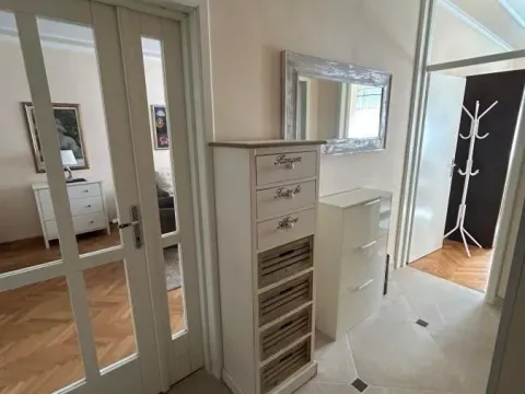 Izdavanje, dvosoban stan, 65m², Savski Venac, Beograd - image 13