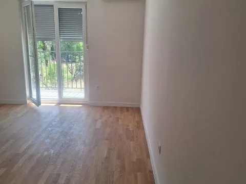 Izdavanje, jednosoban stan, 40m², Zabjelo, Podgorica