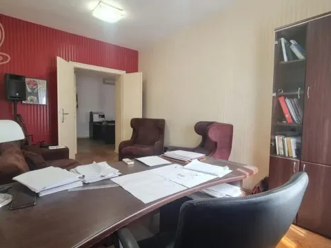 Izdavanje, poslovni prostor, 100m², Savski Venac, Beograd - image 13