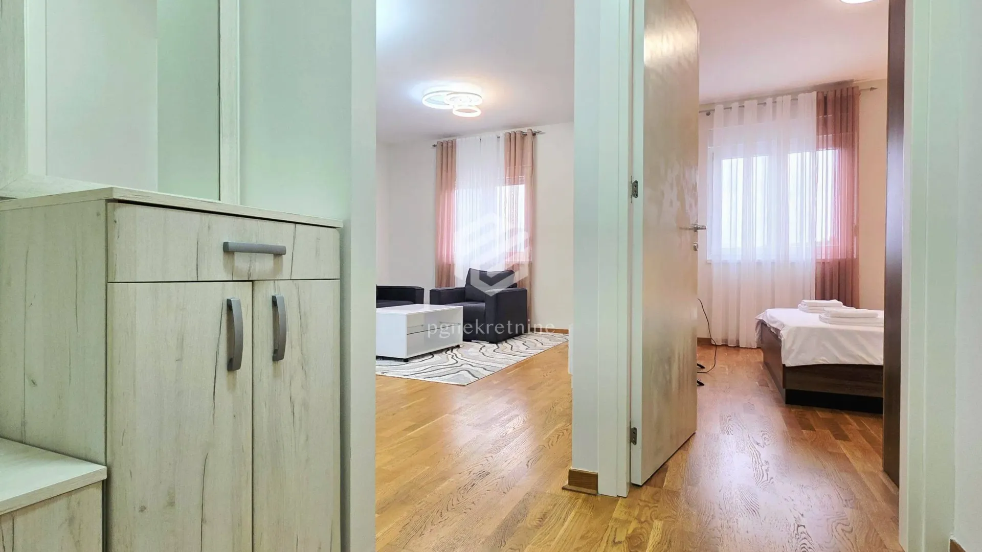 Rent, one bedroom apartment, 47m², City Kej, Podgorica