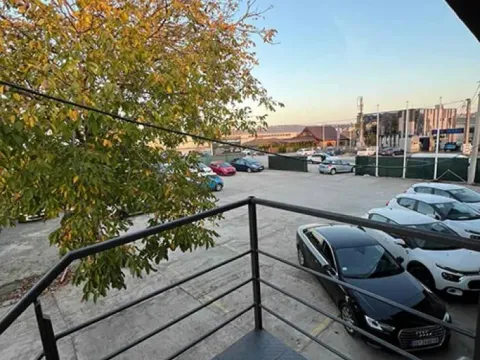 Izdavanje, poslovni prostor, 45m², Leštane, Grocka - image 9