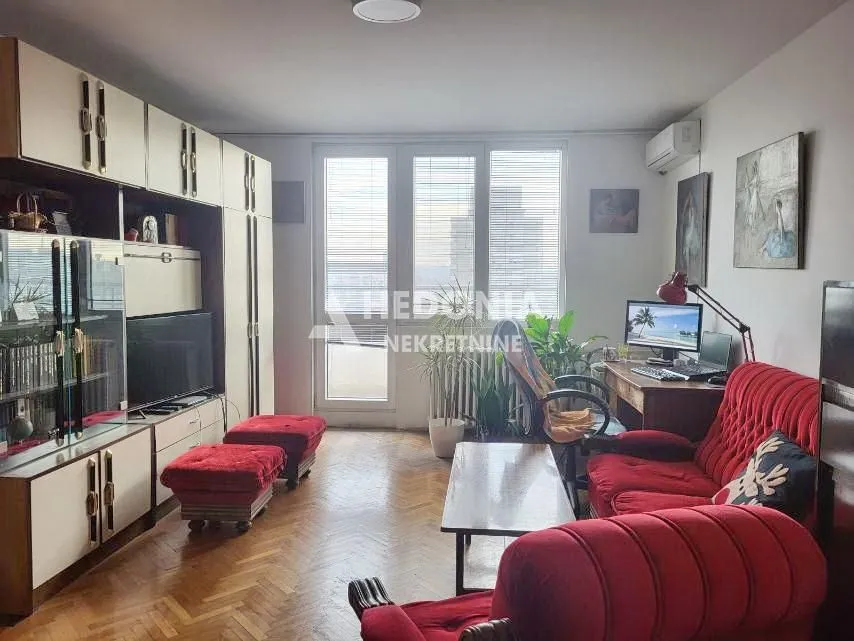 Sale, two bedroom apartment, 77m², Novi Beograd Blok 1 Fontana, Novi Beograd Sve Podlokacije