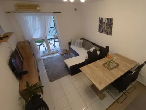 Izdavanje, jednosoban stan, 42m², Đenovići, Herceg Novi - image 12