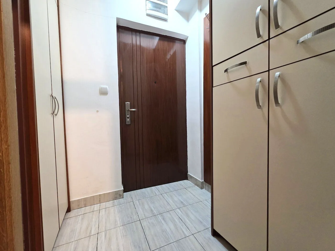 Rent, studio apartment, 40m², Vezirov Most, Podgorica